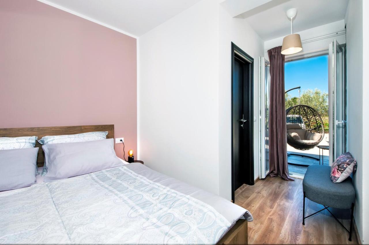 Apartment Miral Rovinjsko Selo Exteriör bild